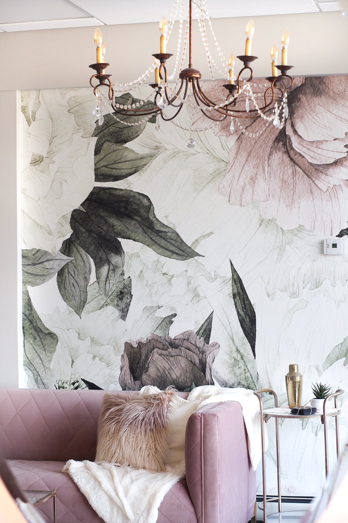 bold-floral-wallpaper