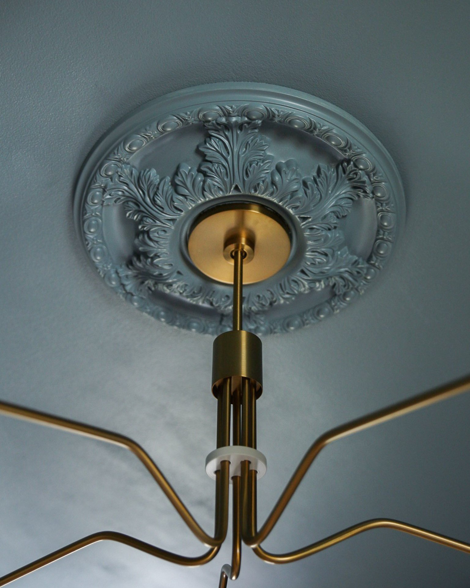 chandelier-ceiling-medallion