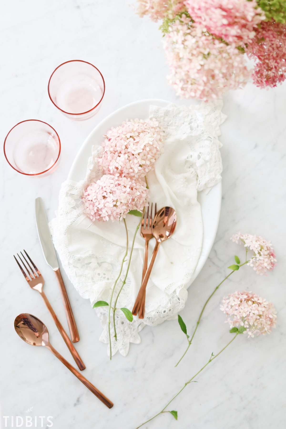 blush-pink-decor-tablescape