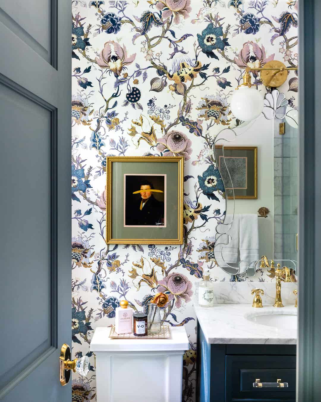 luxe-master-bathroom-makeover-wallpaper