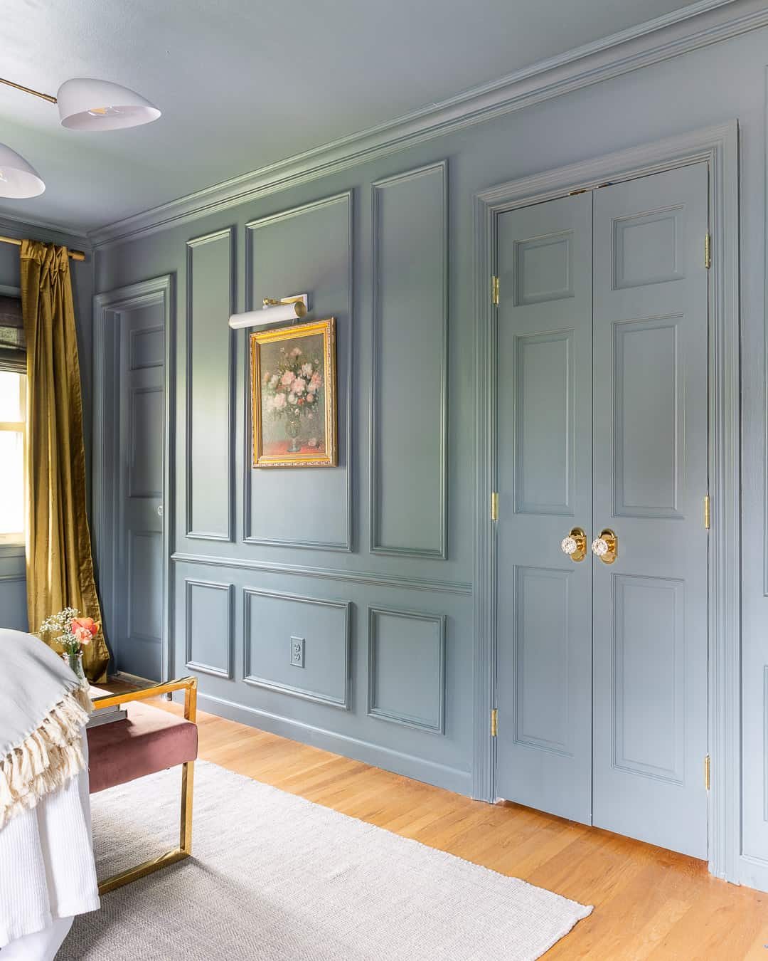 wall-molding-trim-metrie-blue-bedroom