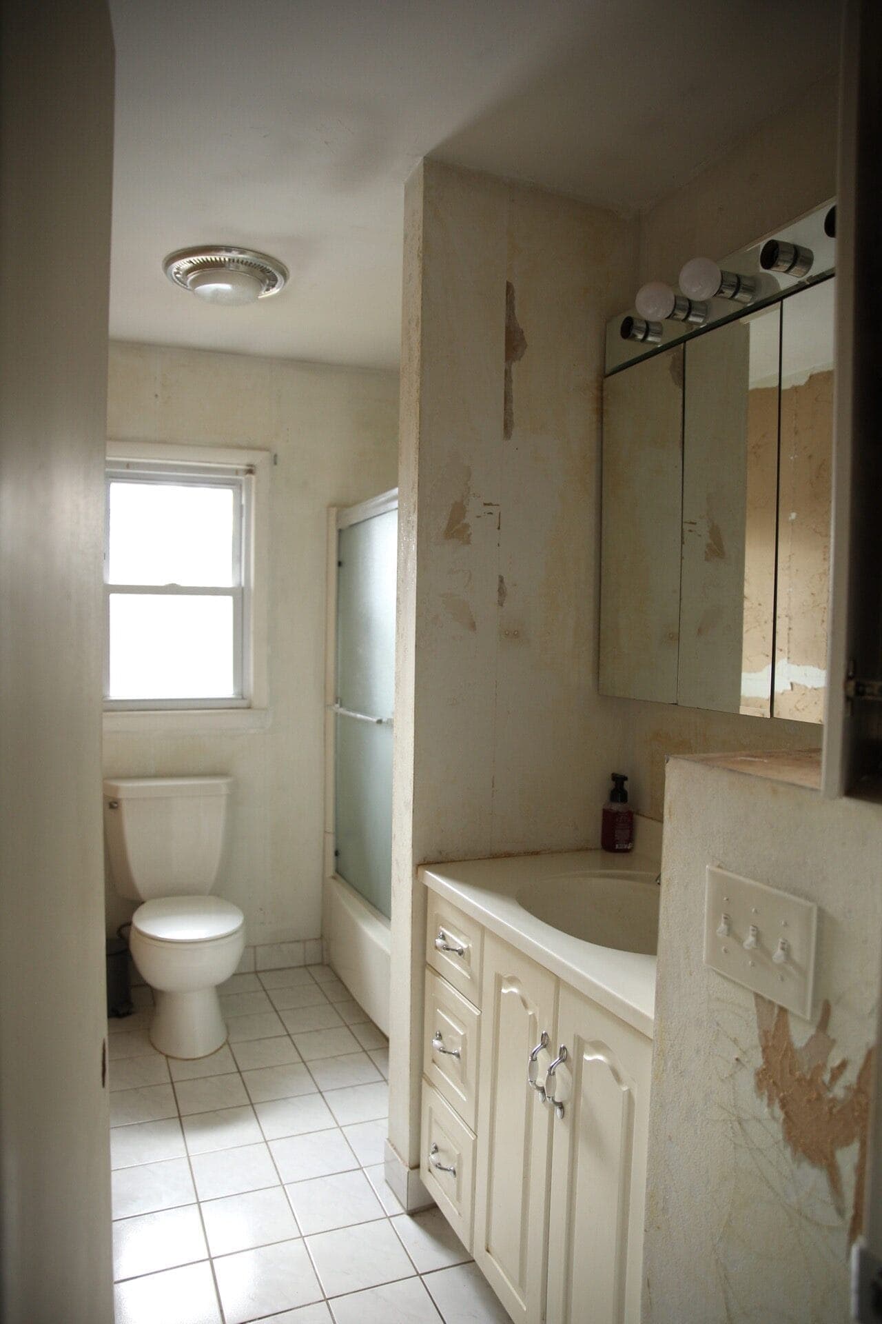 main-bathroom-renovation-one-room-challenge