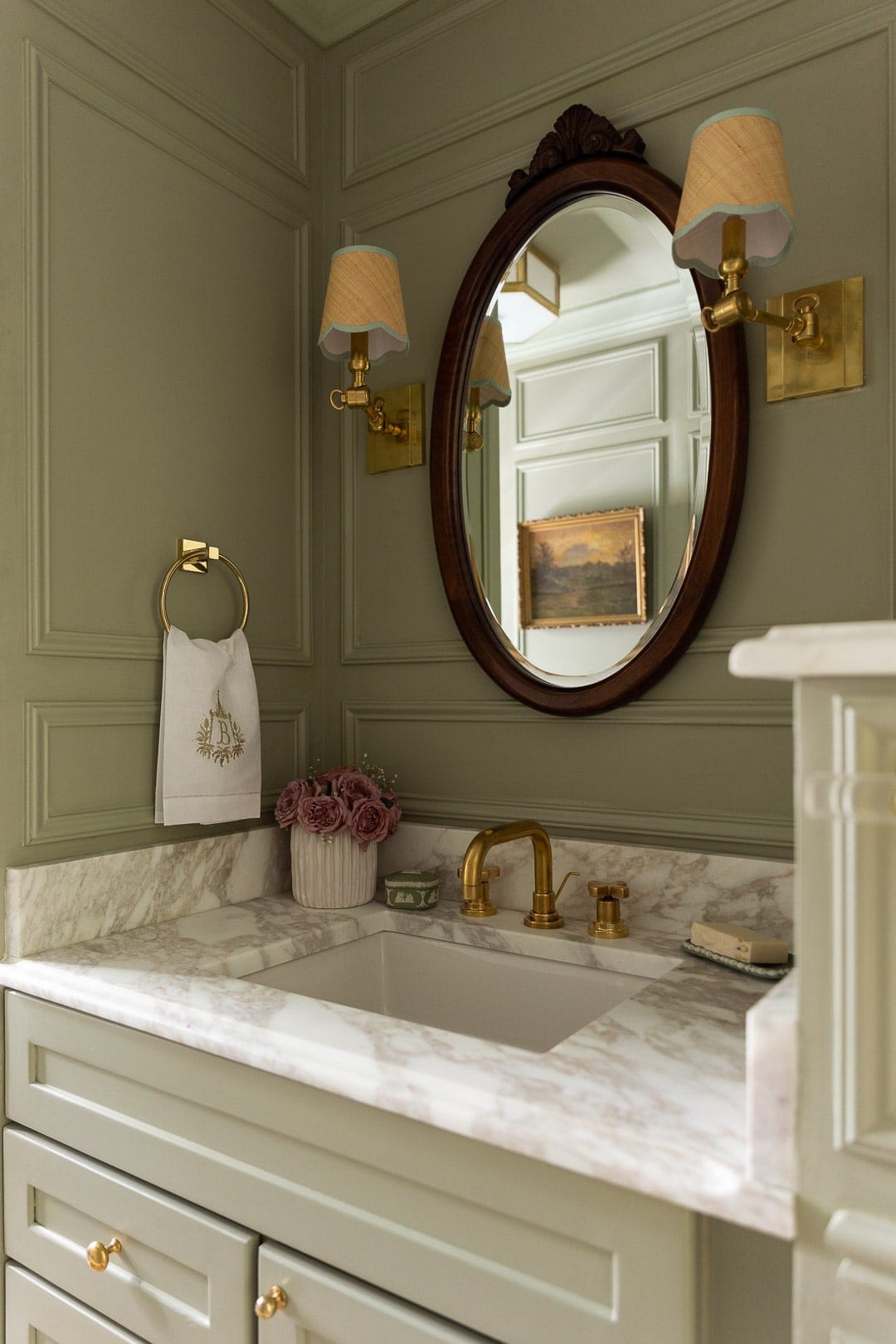 BATHROOM-DESIGN-LIGHTING-SCONCES-MARBLE-COUNTER