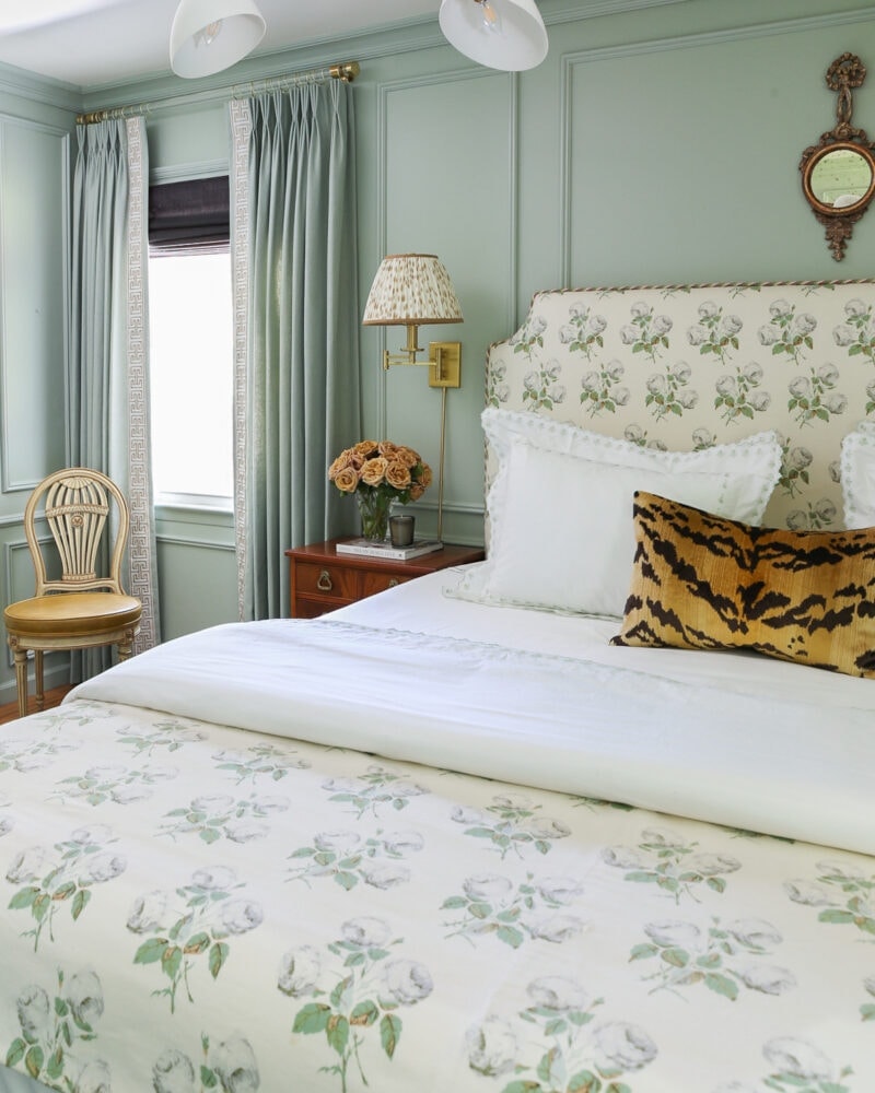 HOW TO STYLE YOUR BED LIKE A DESIGNER & PILLOW SIZING TIPS
