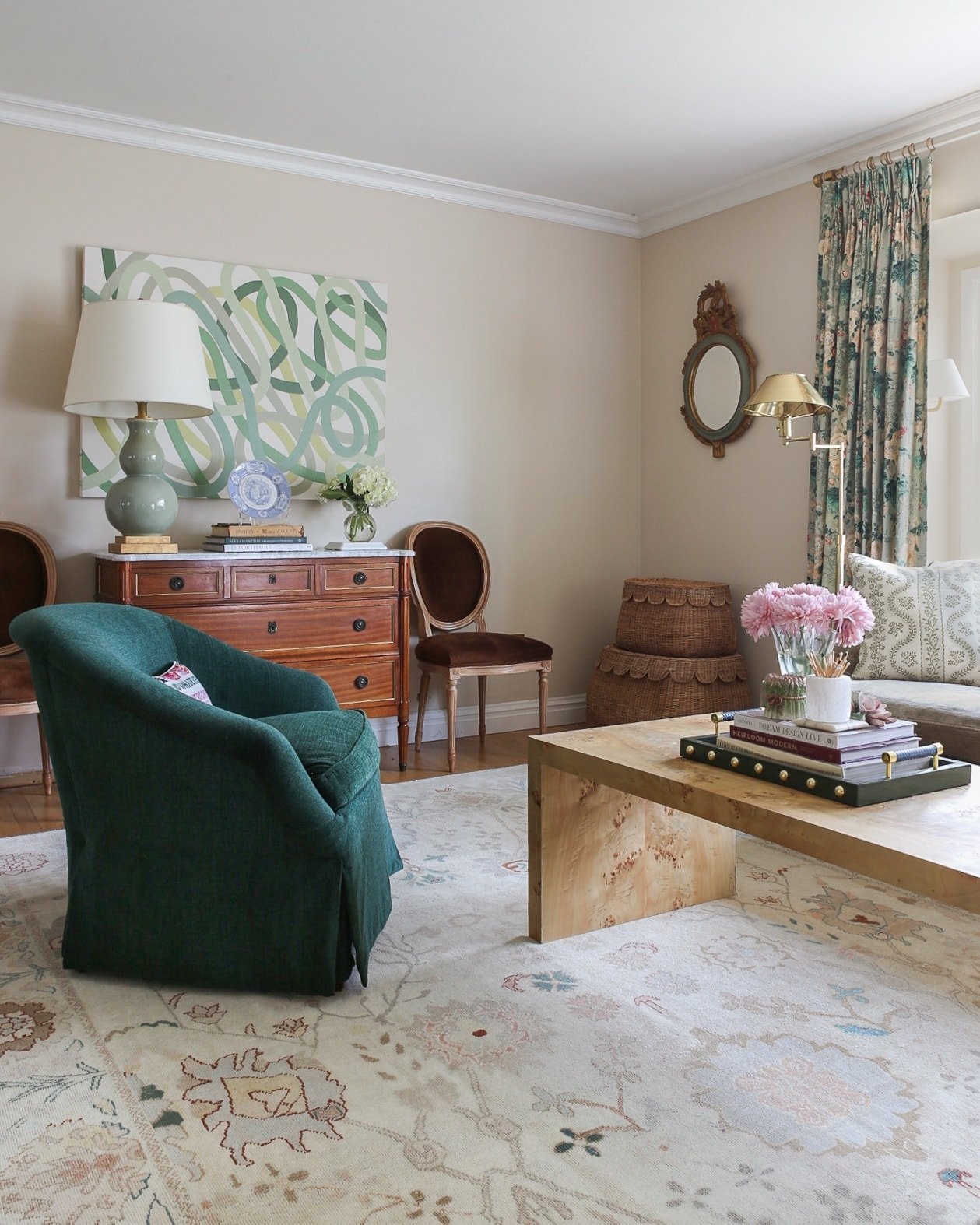 pink-walls-traditional-living-room-design-ideas