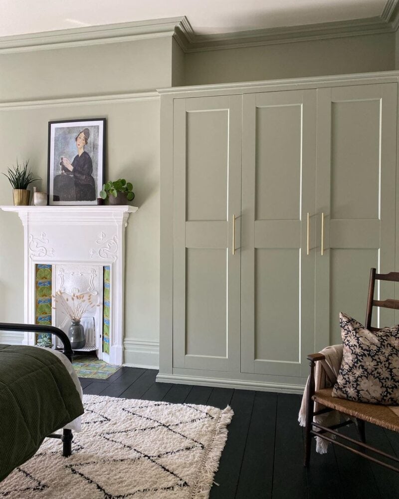 WHY THIS GREEN GRAY PAINT COLOR IS DEFINITELY A NEUTRAL - A Glass of Bovino