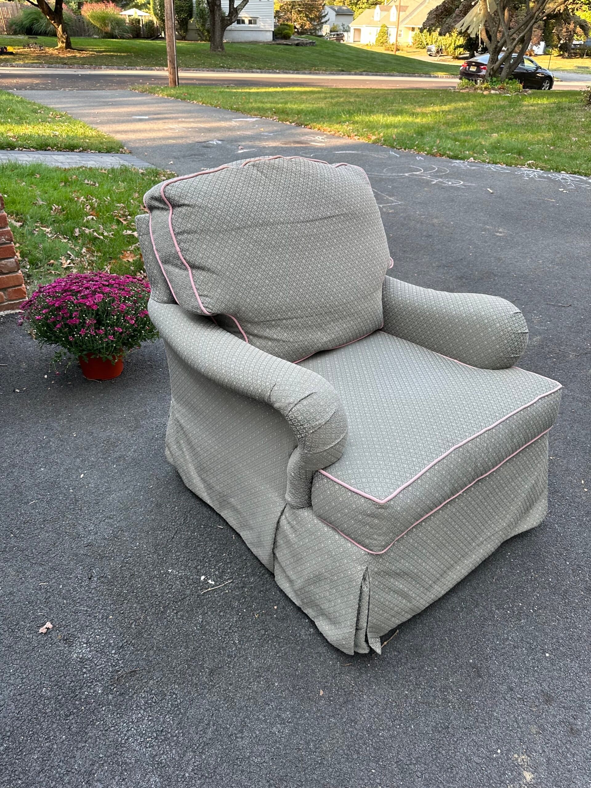 basset-rocker-secondhand-shopping-chair-makeover