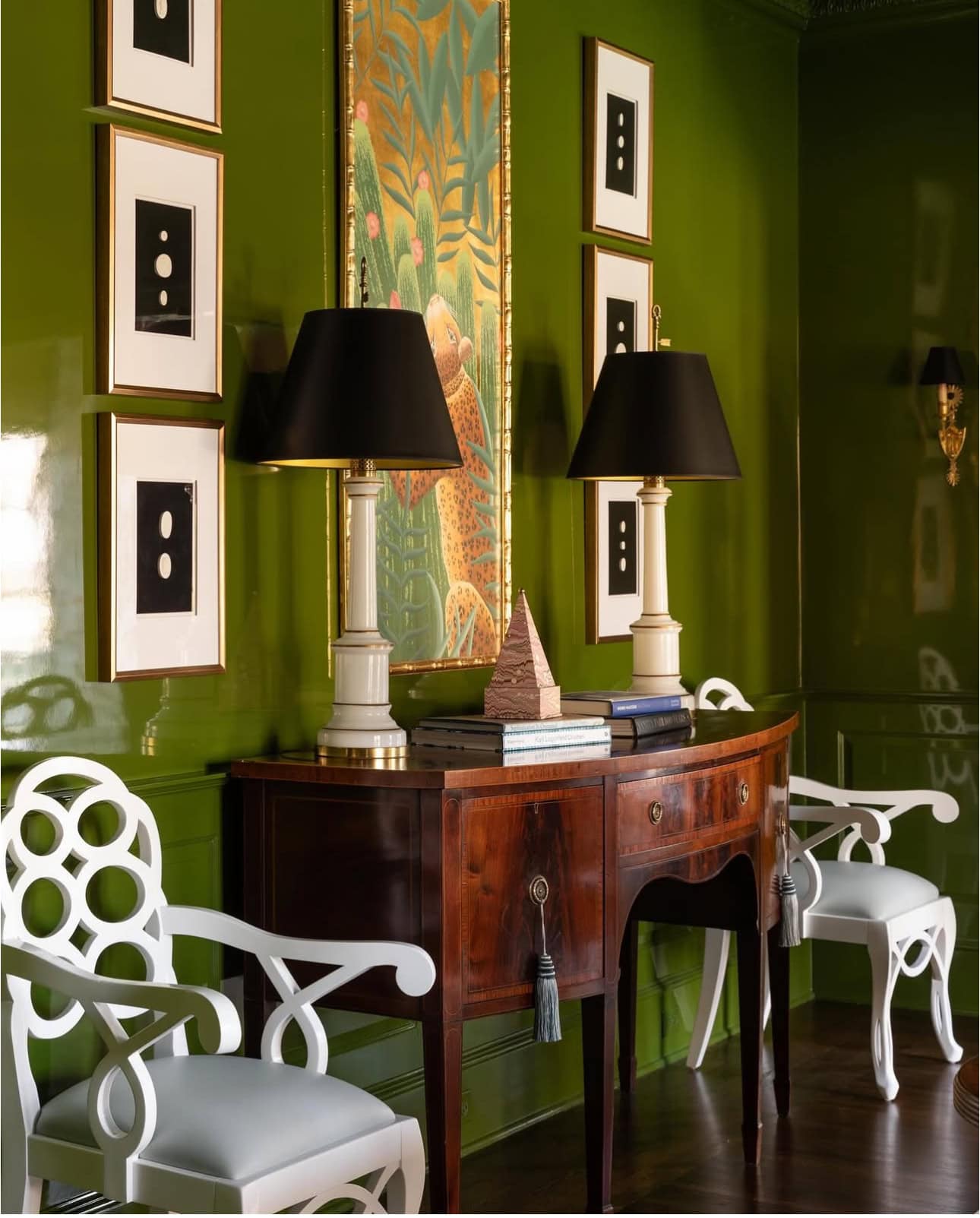 A CASE FOR OLIVE GREEN: A ROUNDUP OF MY FAVORITE ROOMS - A Glass of Bovino, image size:1290x1603