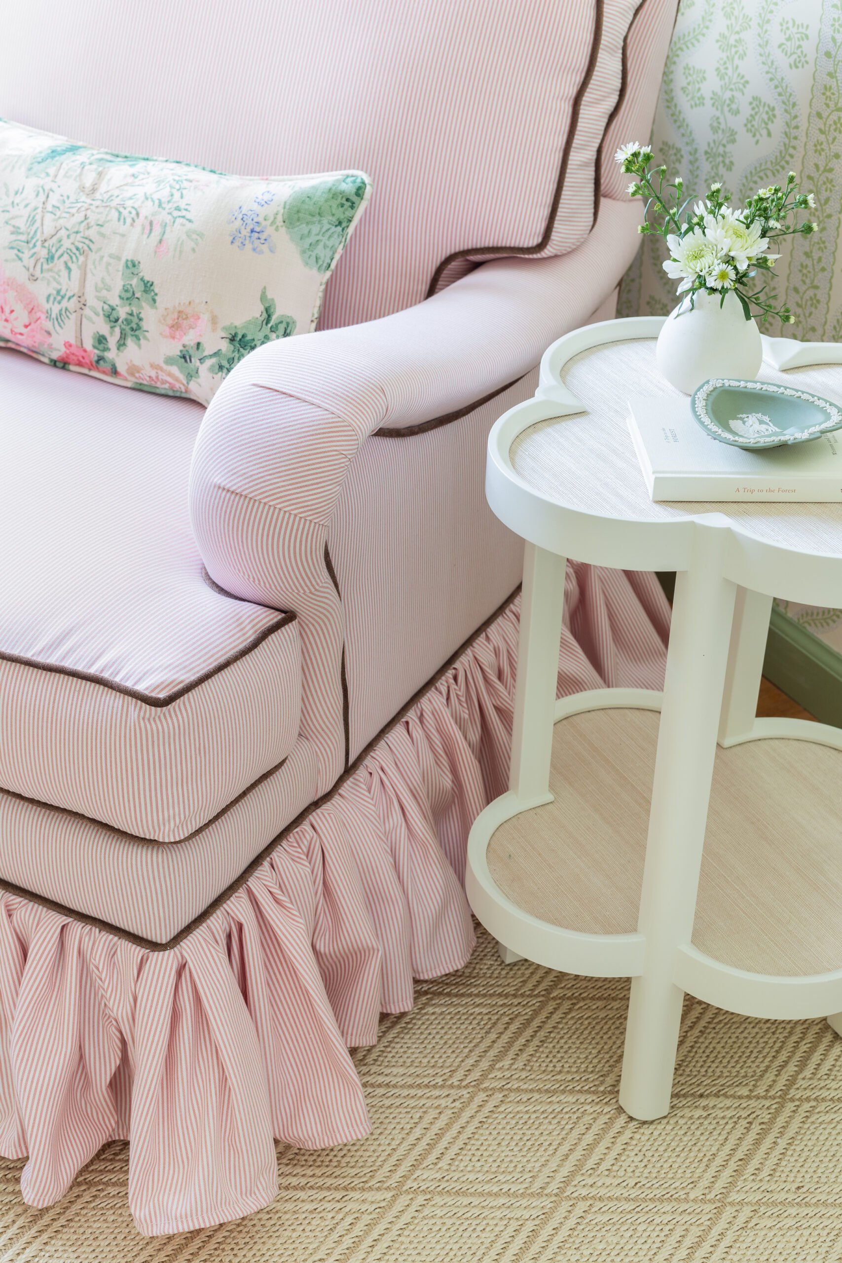 BABY-GIRL-NURSERY-INSPIRATION