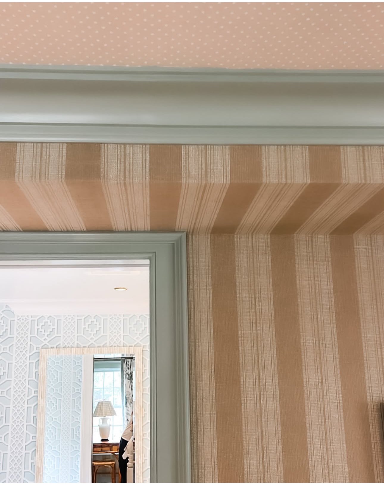 wallpaper-blue-trim
